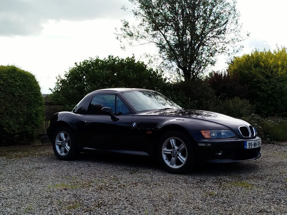 BMW Z3 1999 2.0 6 cylinders roadster with hard top - Image 3