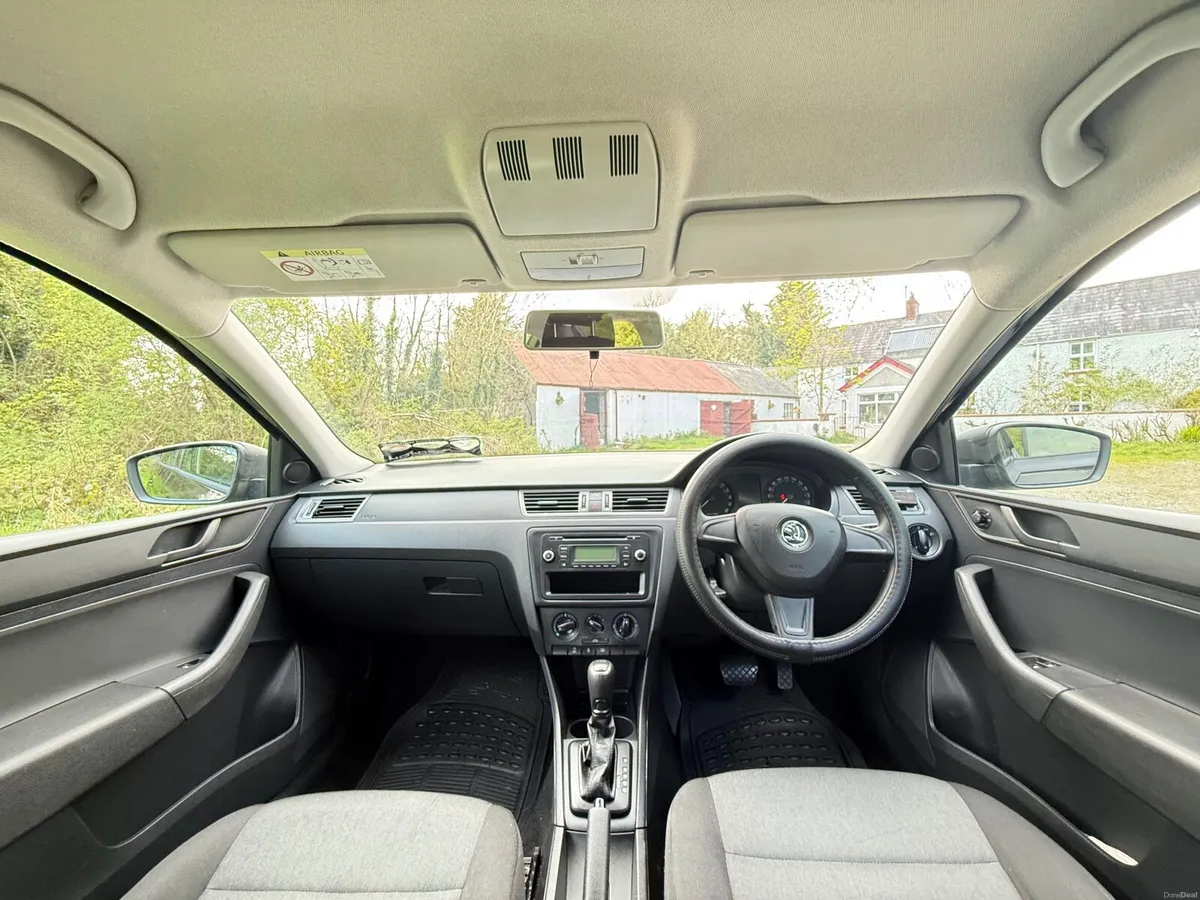 Skoda Rapid 2015 - Image 2