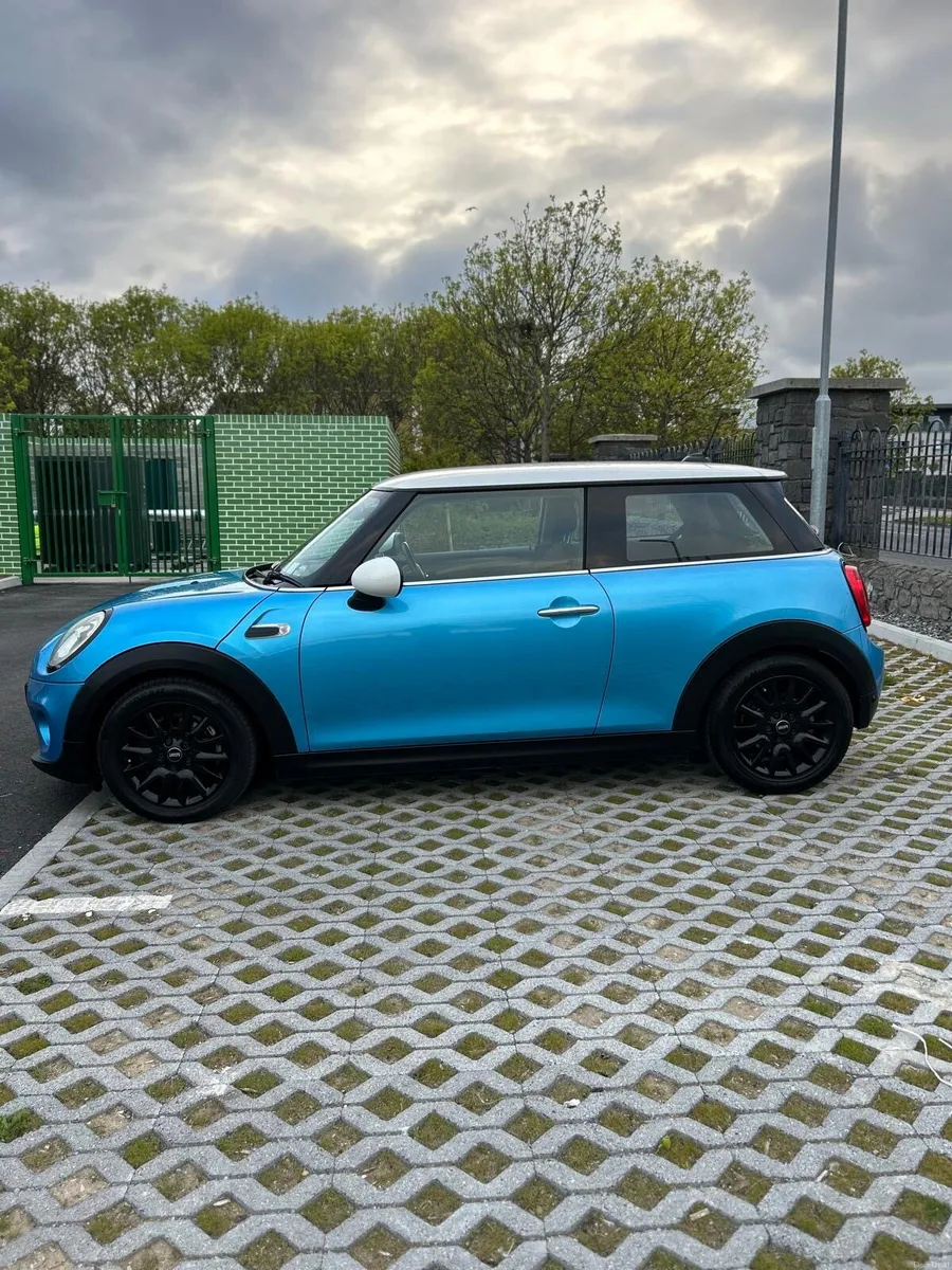 Mini Cooper High spec Excellent condition - Image 3