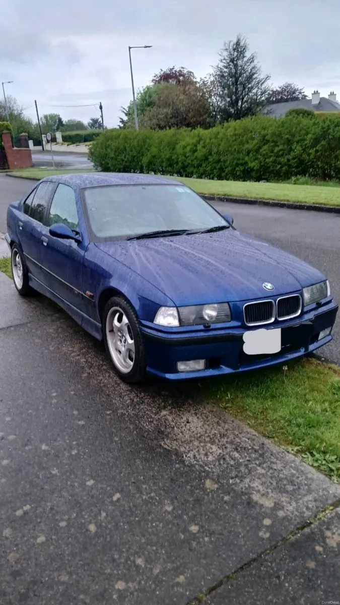 BMW M3 E36 Saloon - Image 2
