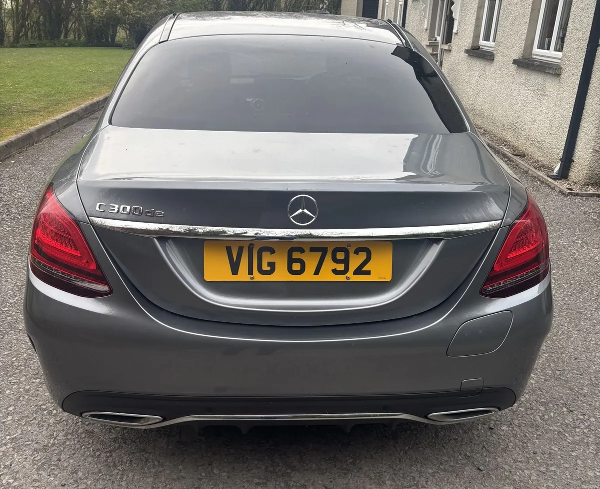 Mercedes-Benz C300de 2020 - Image 3