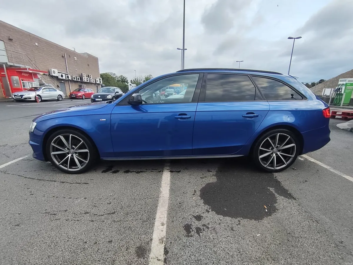 Audi A4 2015 - Image 2