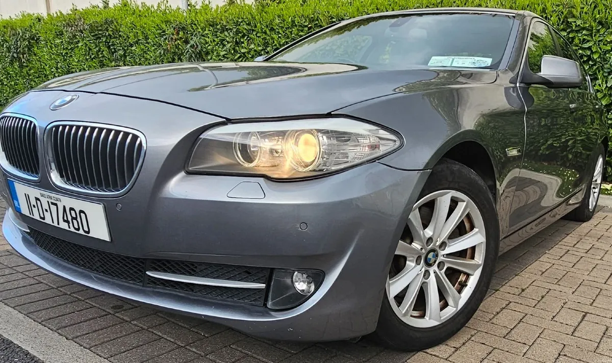 BMW 5-Series 2011 - Image 3