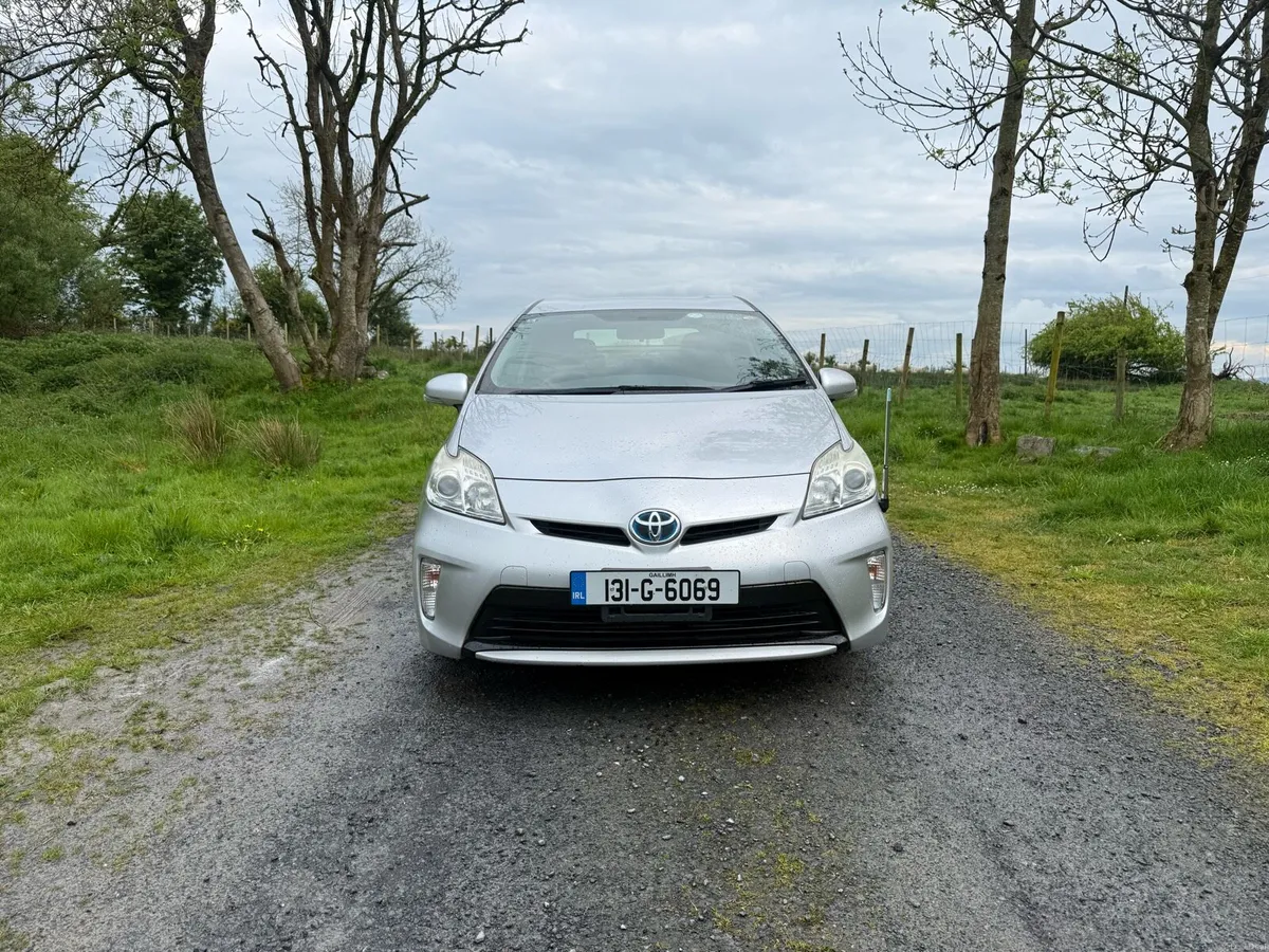 2013 Toyota Prius LOW MILEAGE - Image 2