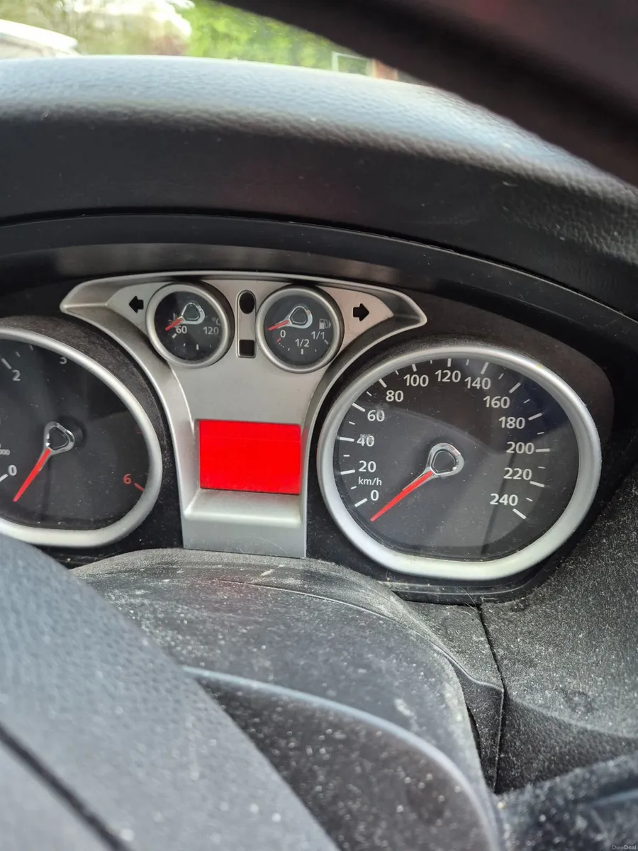 Ford Focus 2009 - Image 2