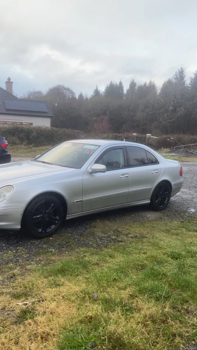 Mercedes E200 - Image 2