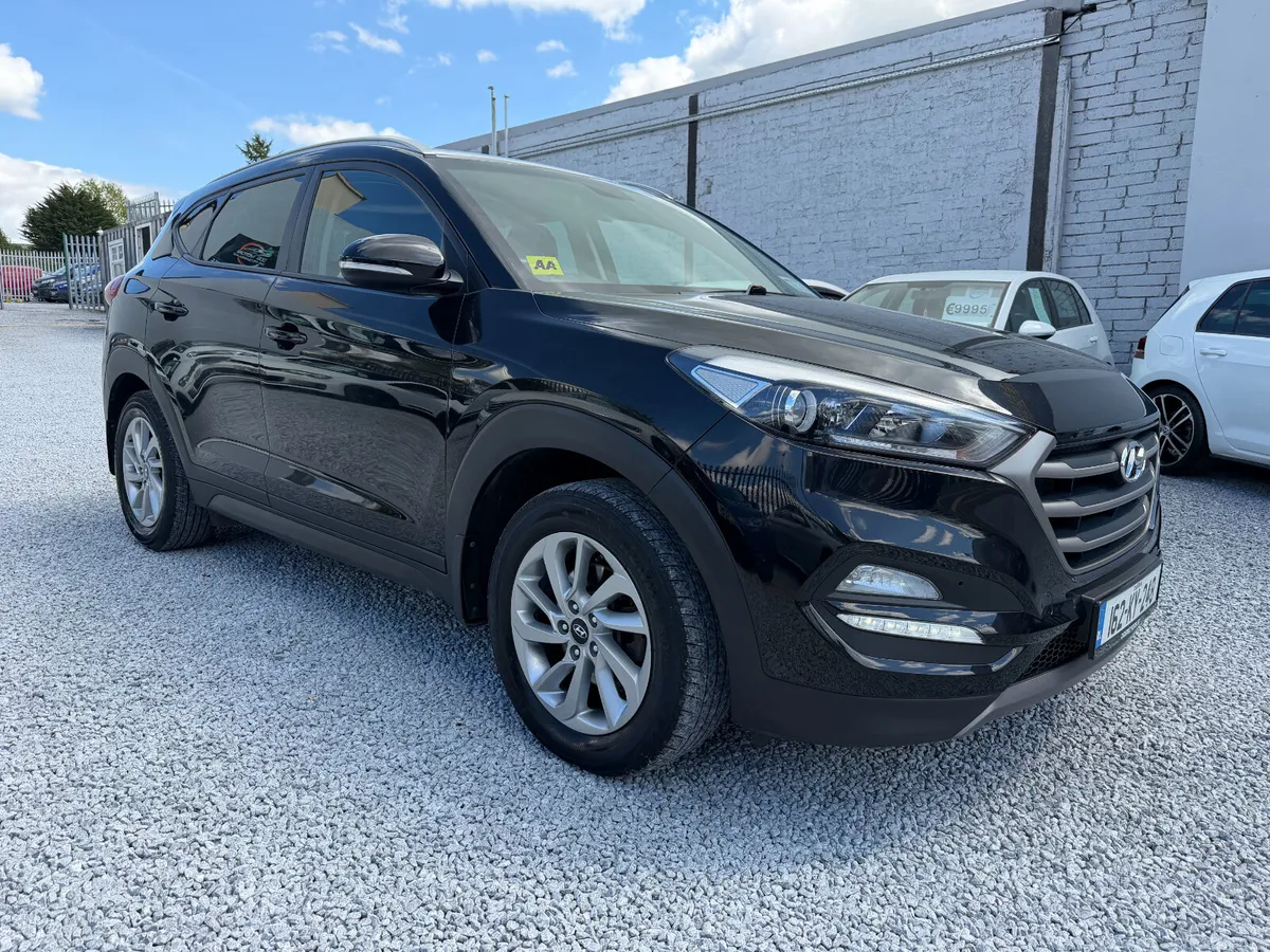 2016 (162) Hyundai Tucson 1.7 D Executive - Image 1