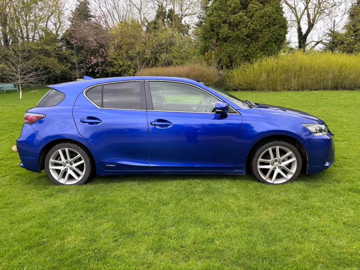 Lexus CT 2014 - Image 1