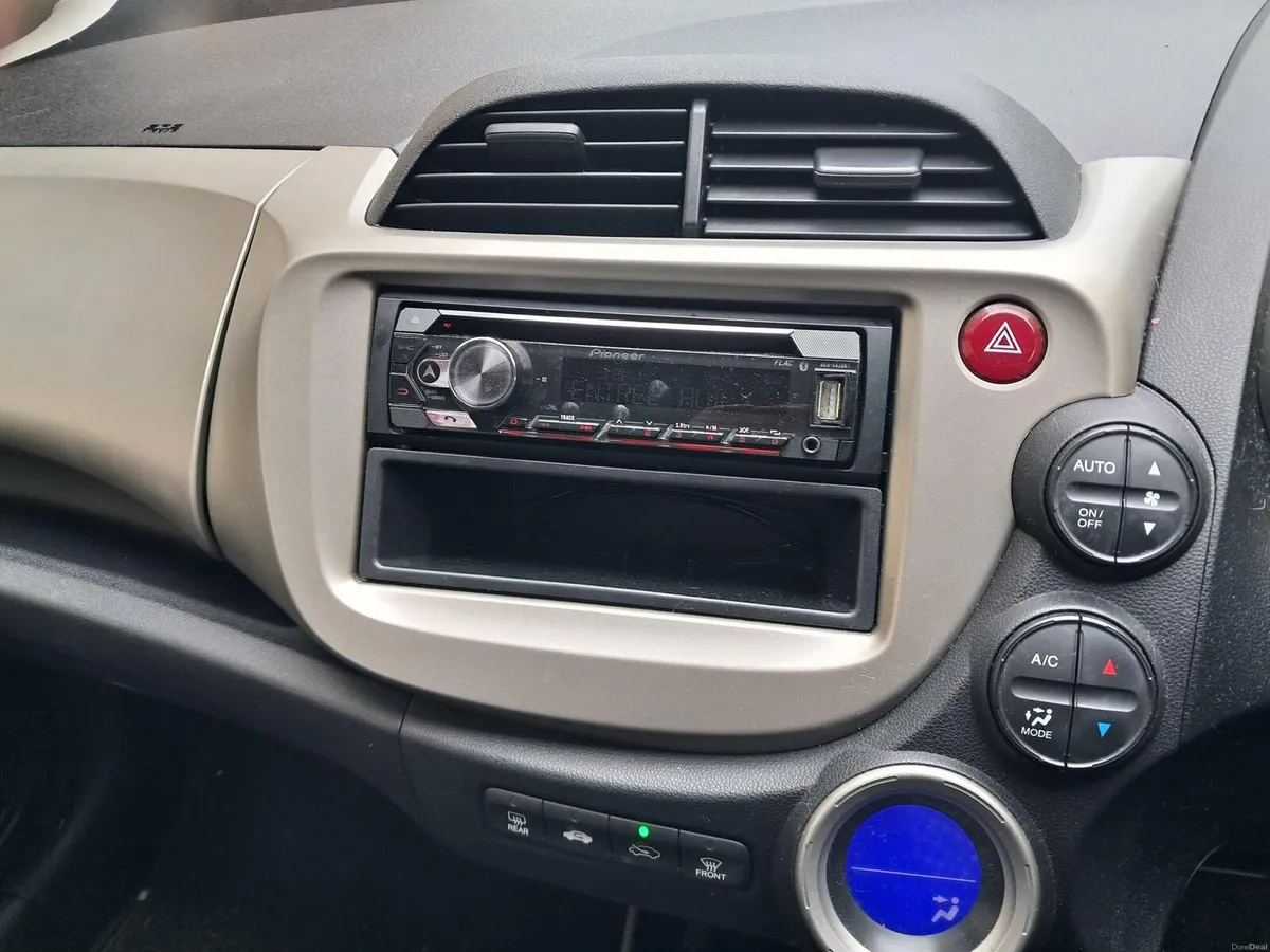 Honda Fit 2012 1.3 Hybrid Automatic - Image 4