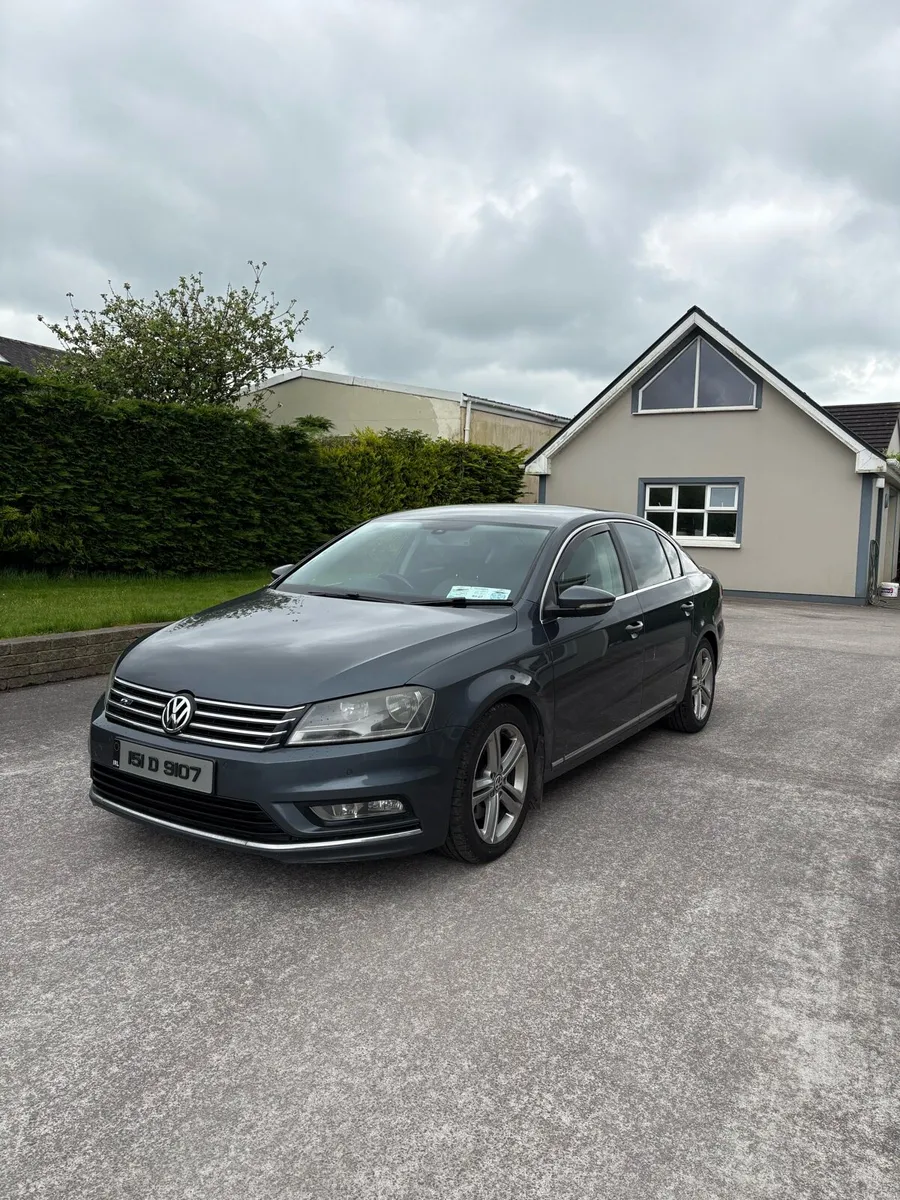 Volkswagen Passat R line - Image 1