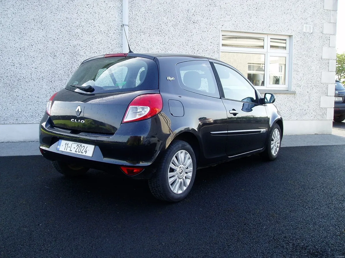 2011 Clio NCT May 2027 - Image 4