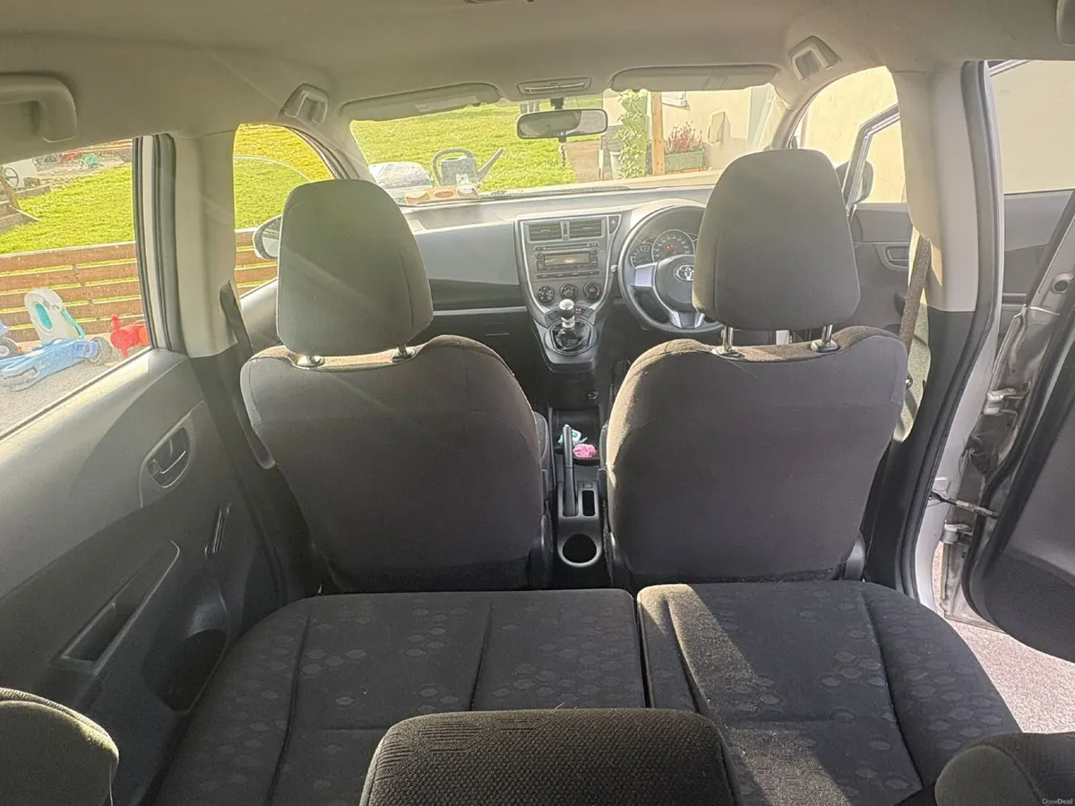 Toyota Verso-S 2012 - Image 2