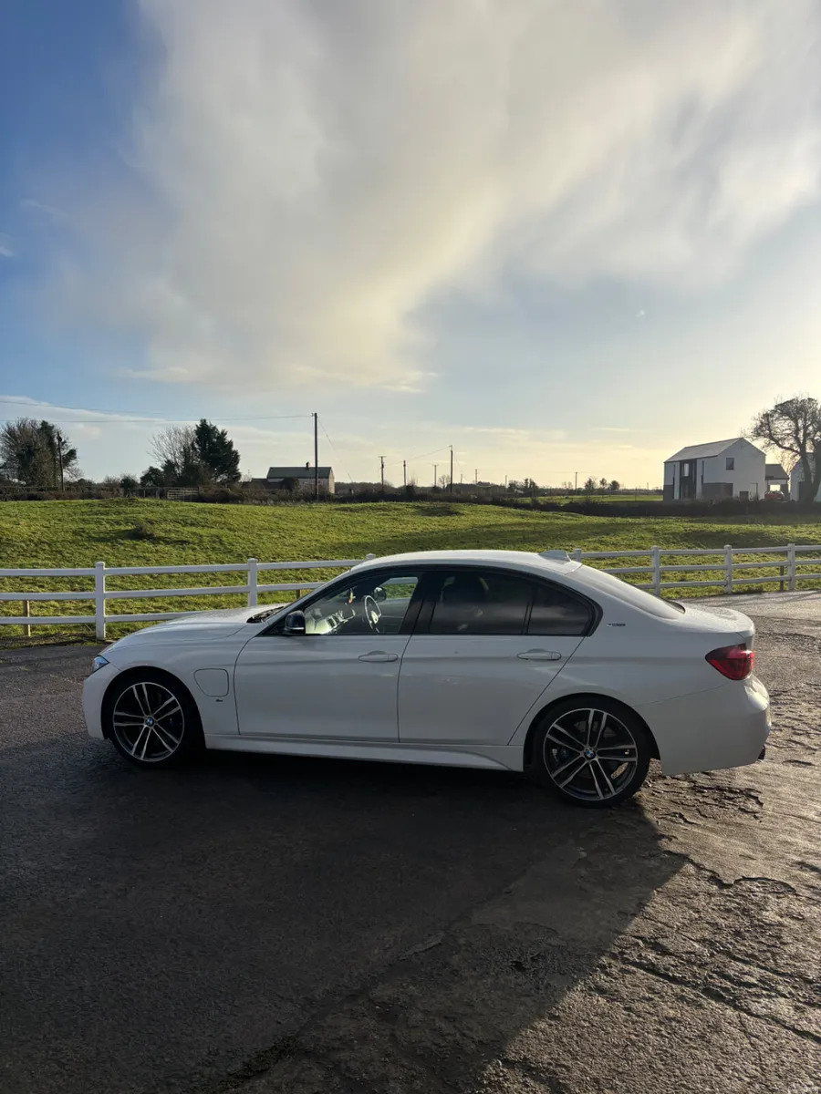 BMW 3-Series 2018 MSport - Image 3