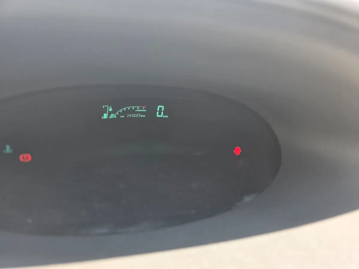 Toyota Yaris 2004 - Image 2