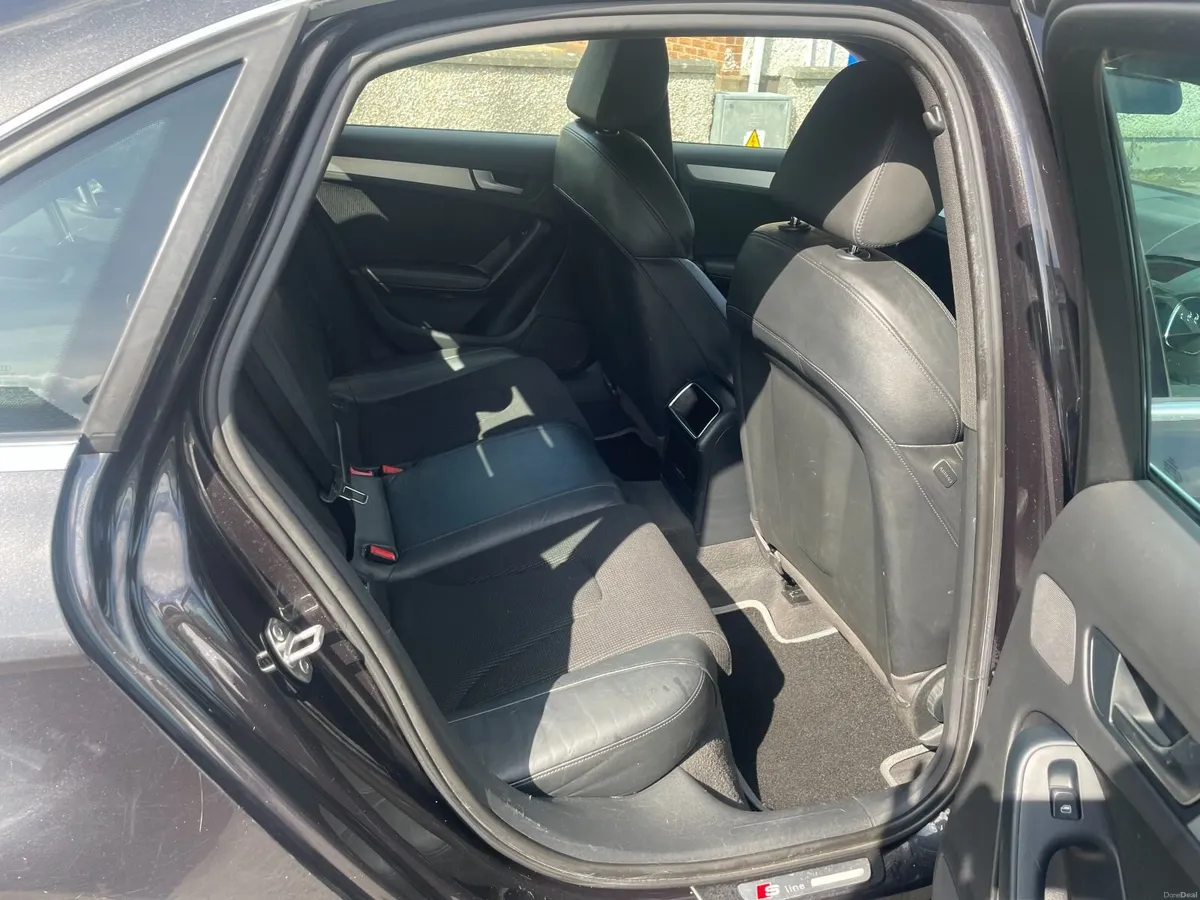 Audi A4 2010 - Image 2