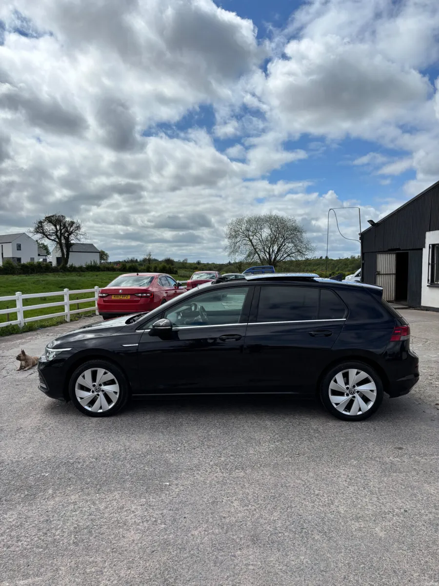 Volkswagen Golf 2022 *sunroof * - Image 4
