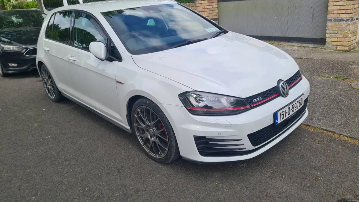 Volkswagen  golf GTI - Image 2