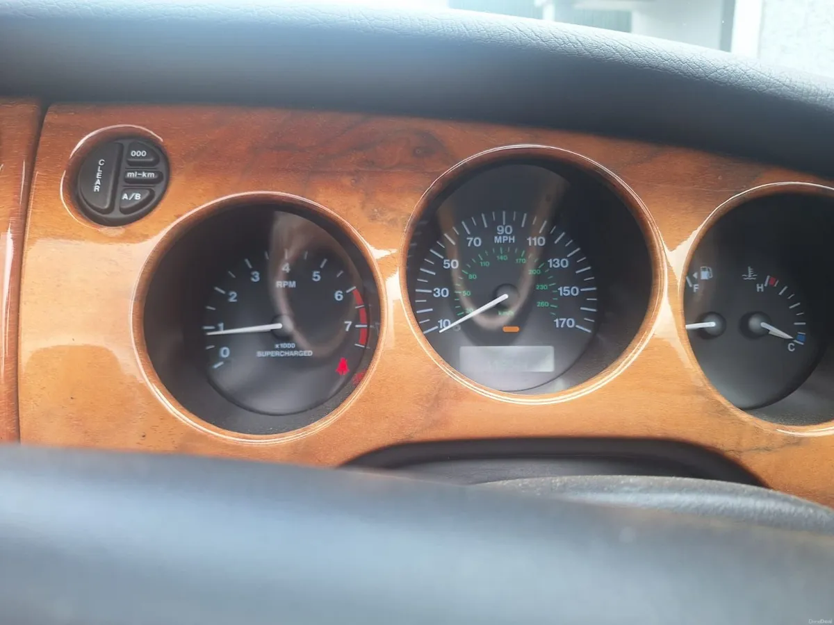 Jaguar XKR 2000 - Image 3