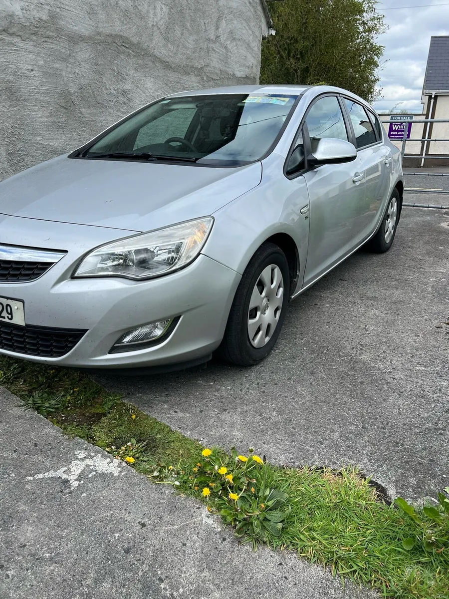 Car - Image 4