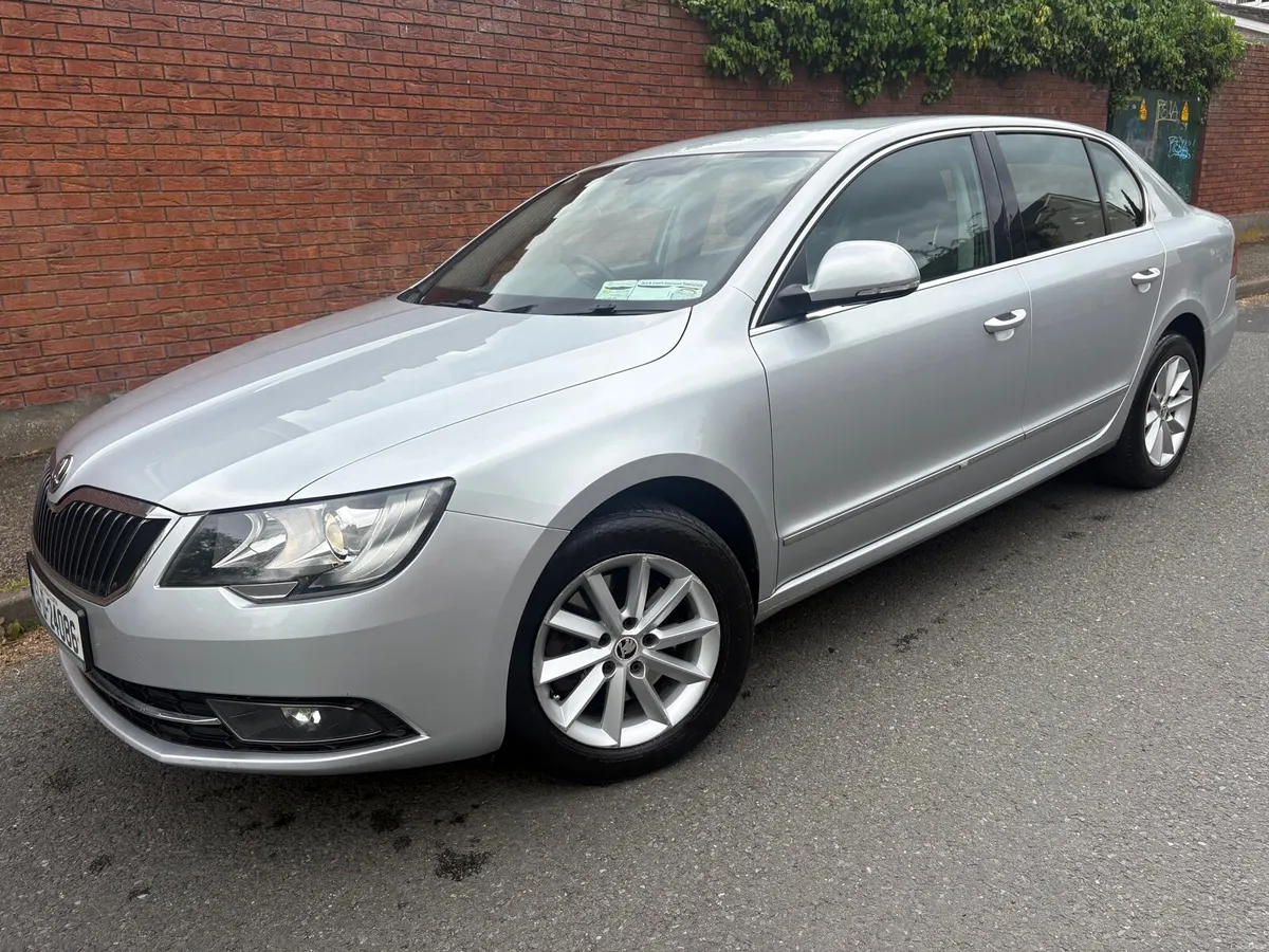 Skoda Superb 2015 AMBITION 2.0 TDI 140HP - Image 3