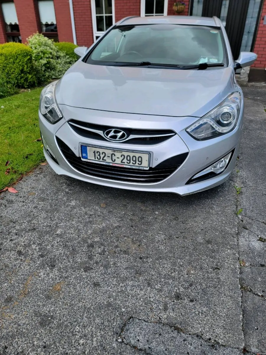 Hyundai i40 estate - Image 2