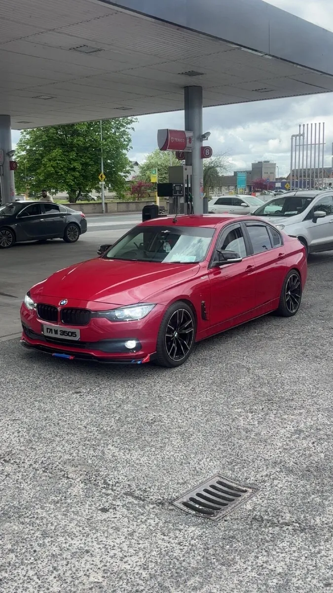 BMW 3-Series 2017 - Image 3