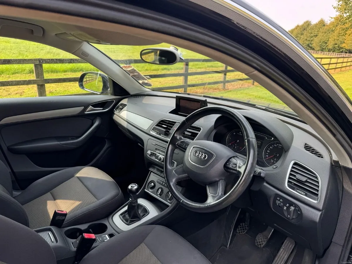 Audi Q3 2012 - Image 2