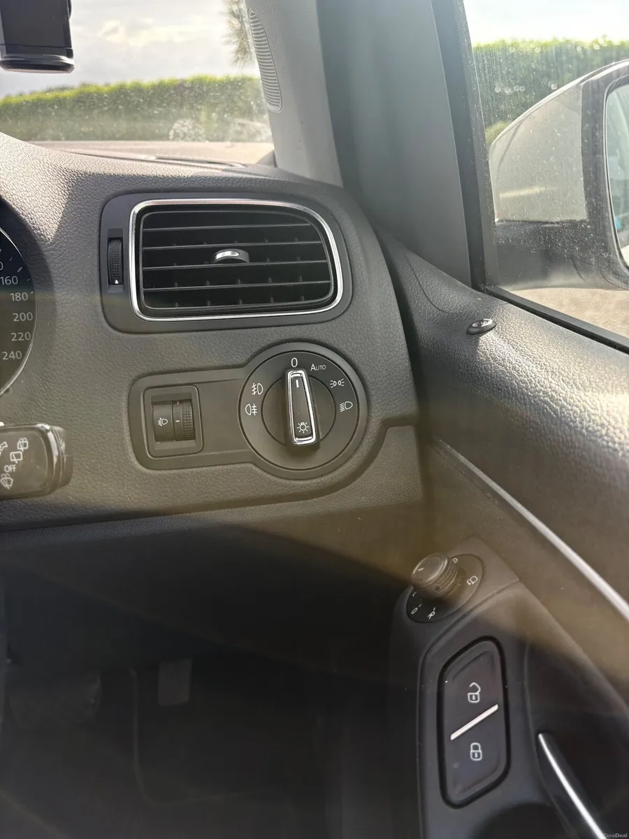 Volkswagen Polo 2015 - Image 5