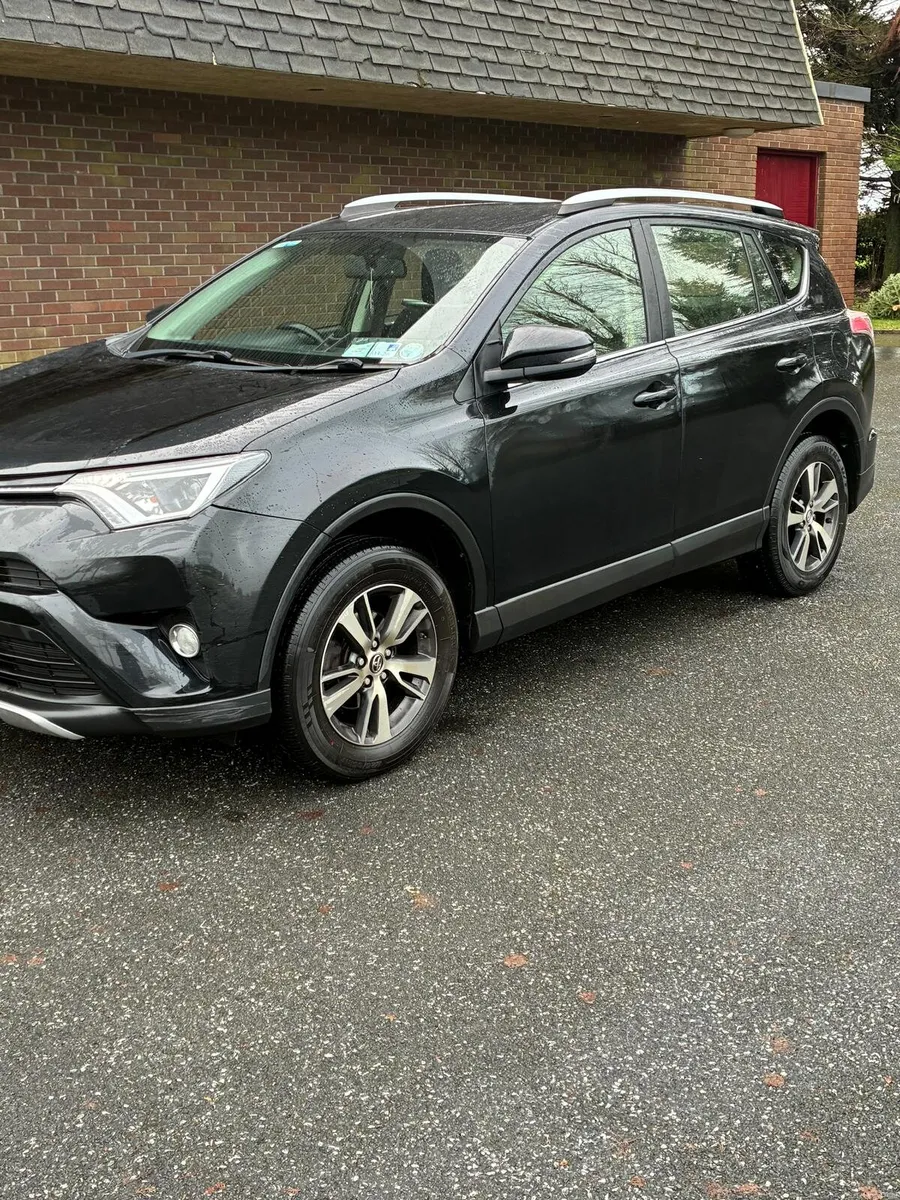 Car - Image 2
