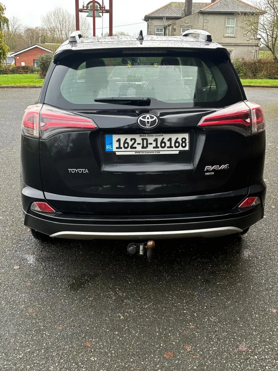Car - Image 4