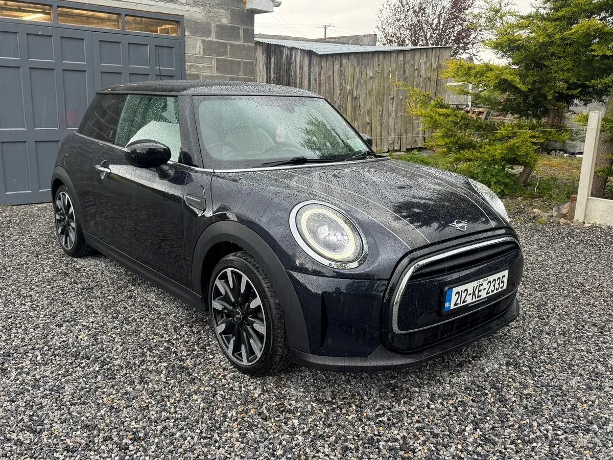 Mini Cooper 2021 - Image 1