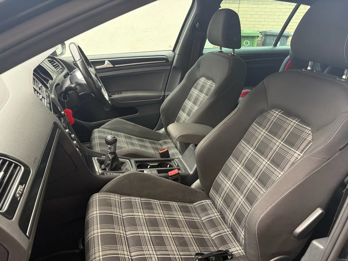 VW Golf GTD 2.0 TDI - Image 2