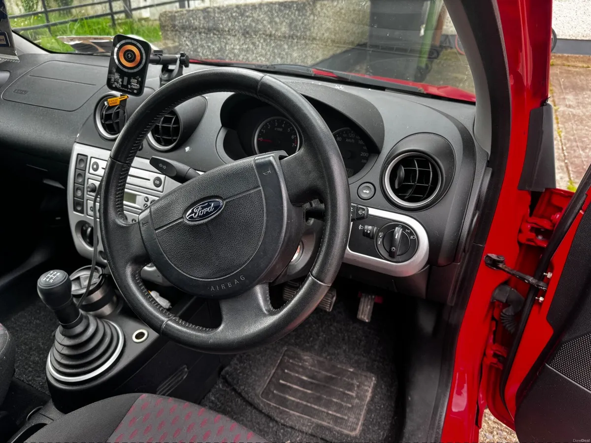 Ford Fiesta 2005 - Image 3