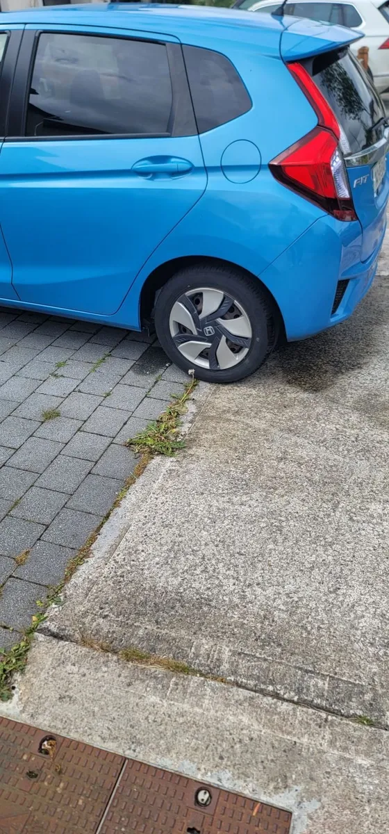 Honda Fit 2014 - Image 2