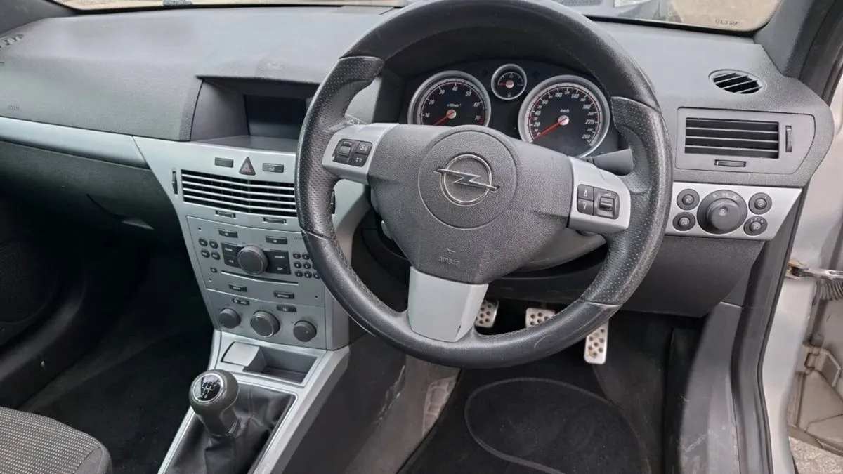 2007 Opel Astra 1.4L. ***FRESH NCT BOOKED*** - Image 4