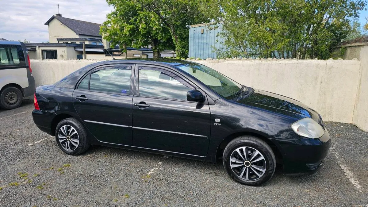 Toyota Corolla - Image 2