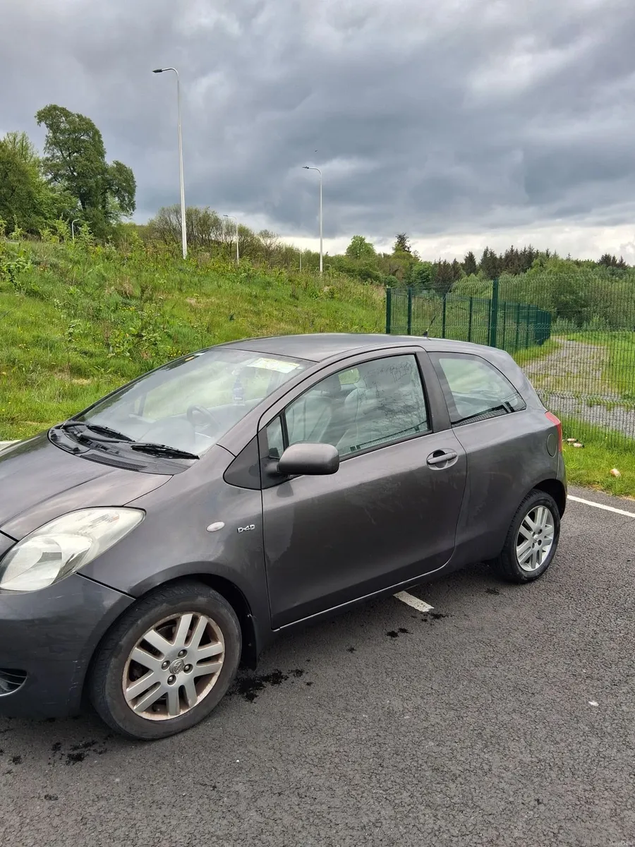 Toyota Yaris (Auto, low mileage) - Image 1