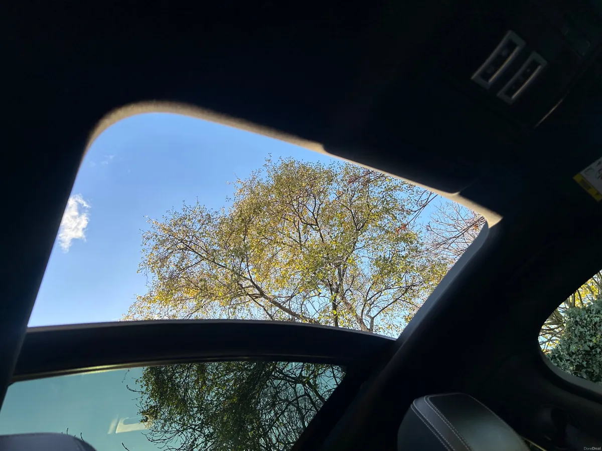 2017 JAGUAR F PACE R SPORT PANORAMIC SUNROOF - Image 3