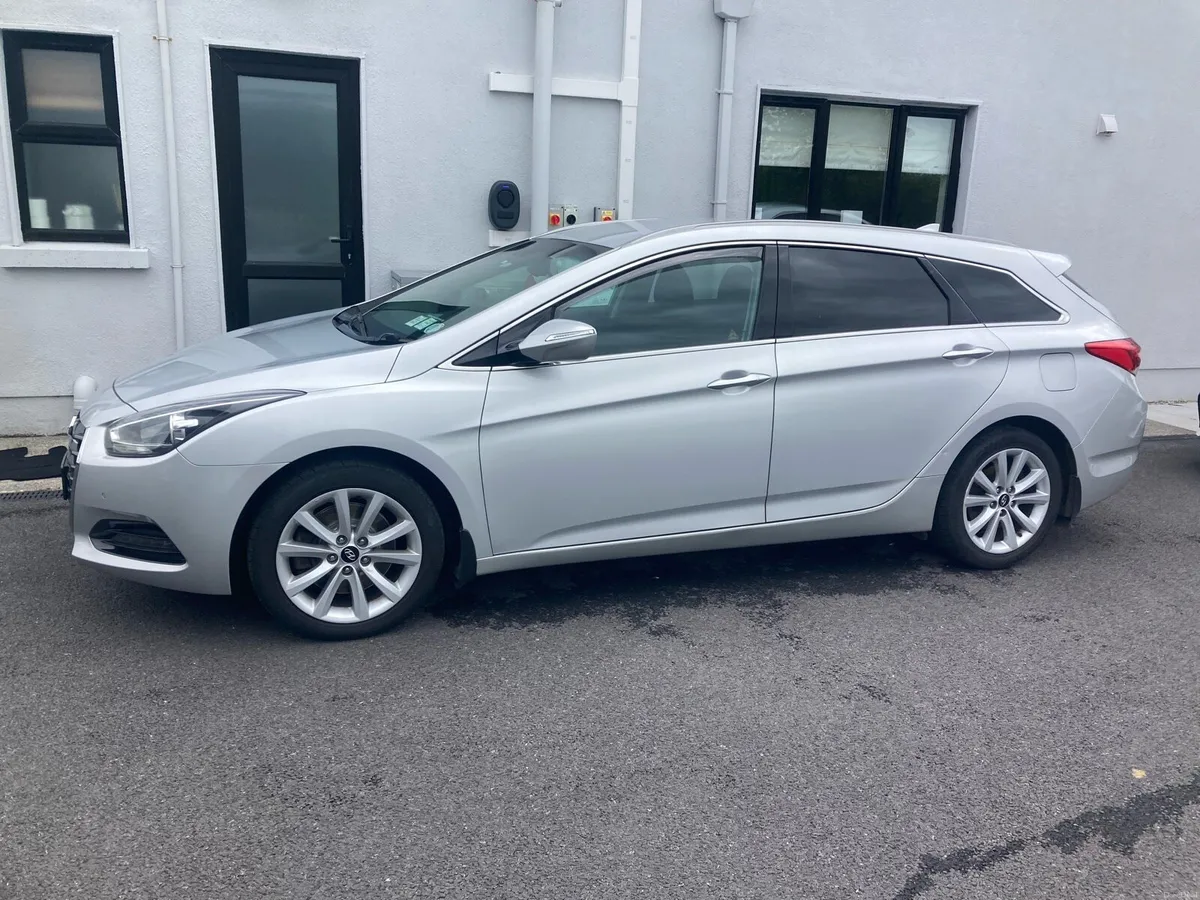 Hyundai i40 estate - Image 1