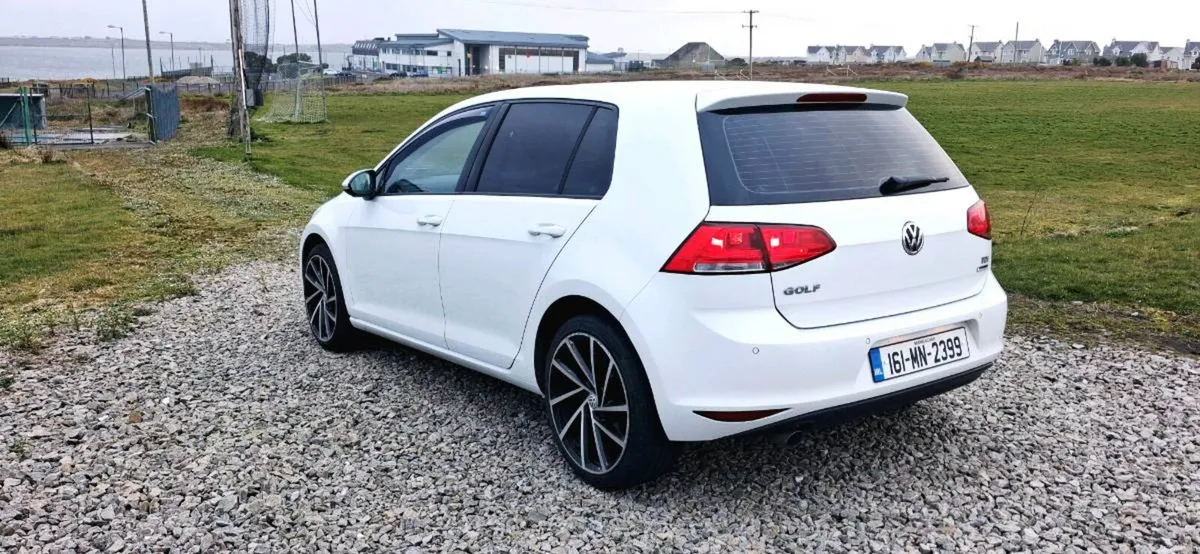2016 Volkswagen Golf - Image 3
