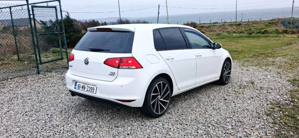 2016 Volkswagen Golf - Image 2