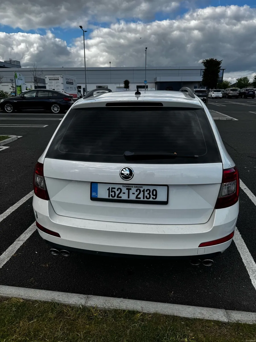 2015 Skoda Octavia estate - Image 3