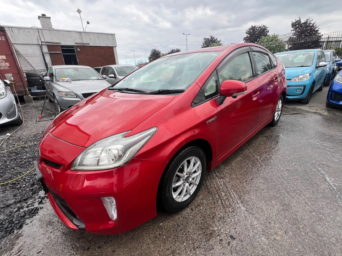 2013 Toyota Prius 1.8 Hybrid Automatic - Image 2