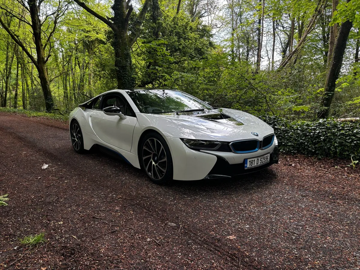 BMW I8 - Image 1