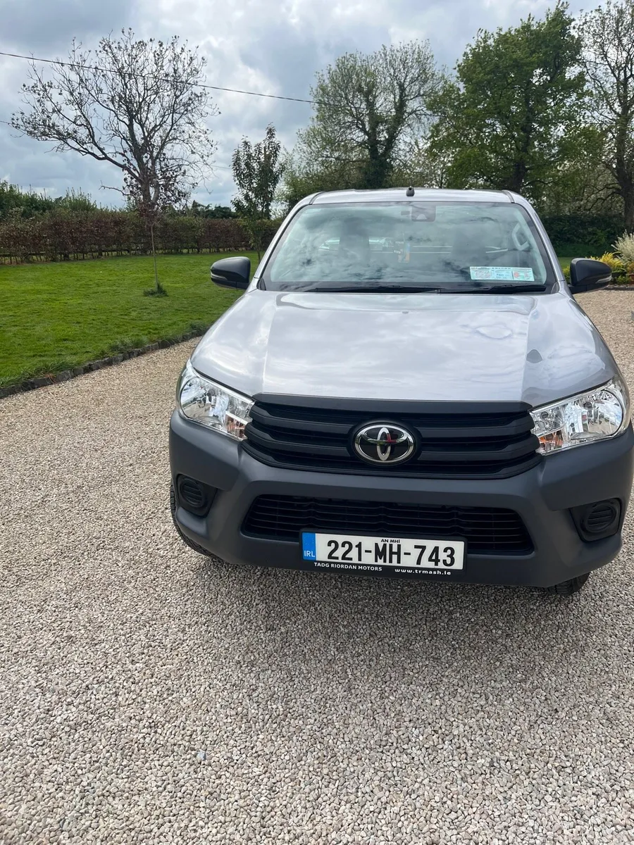Toyota single cab hi lux - Image 2