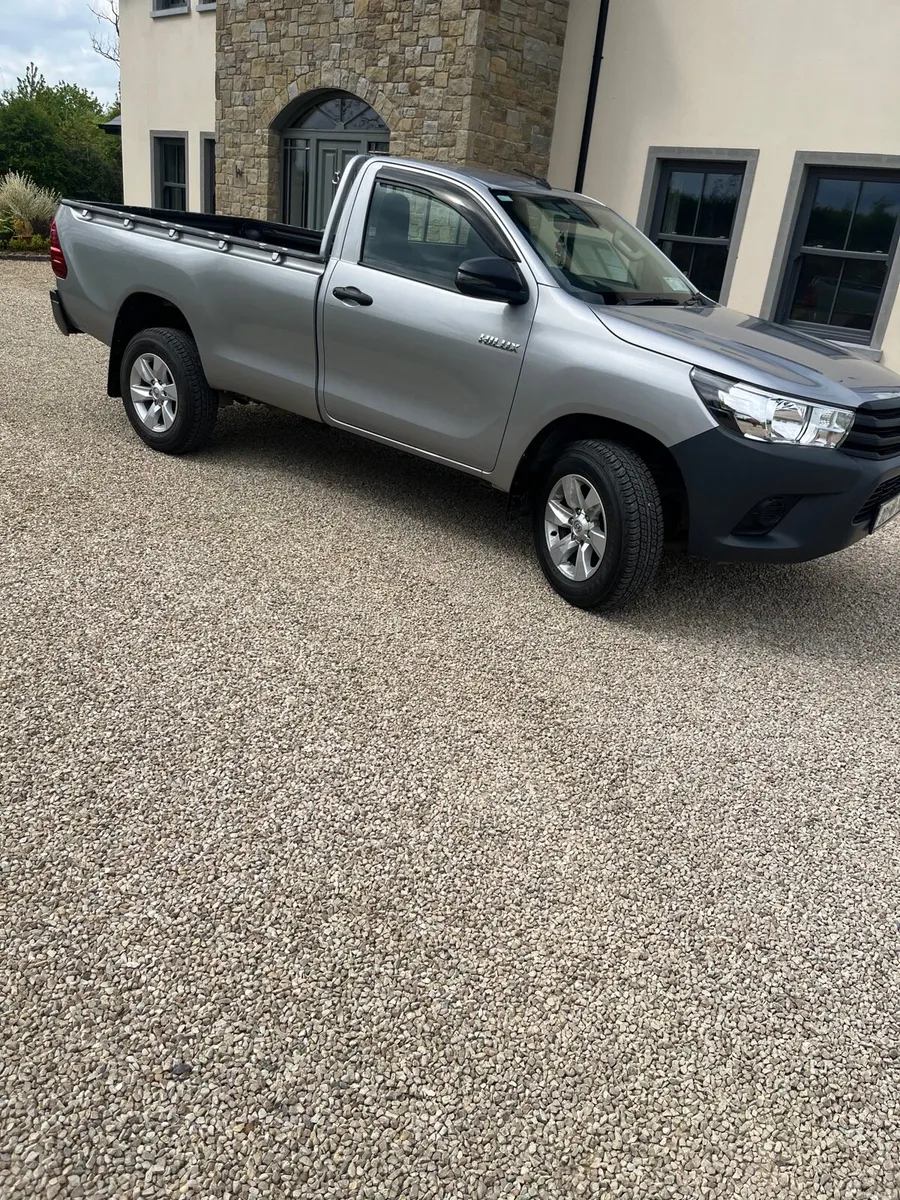 Toyota single cab hi lux - Image 3