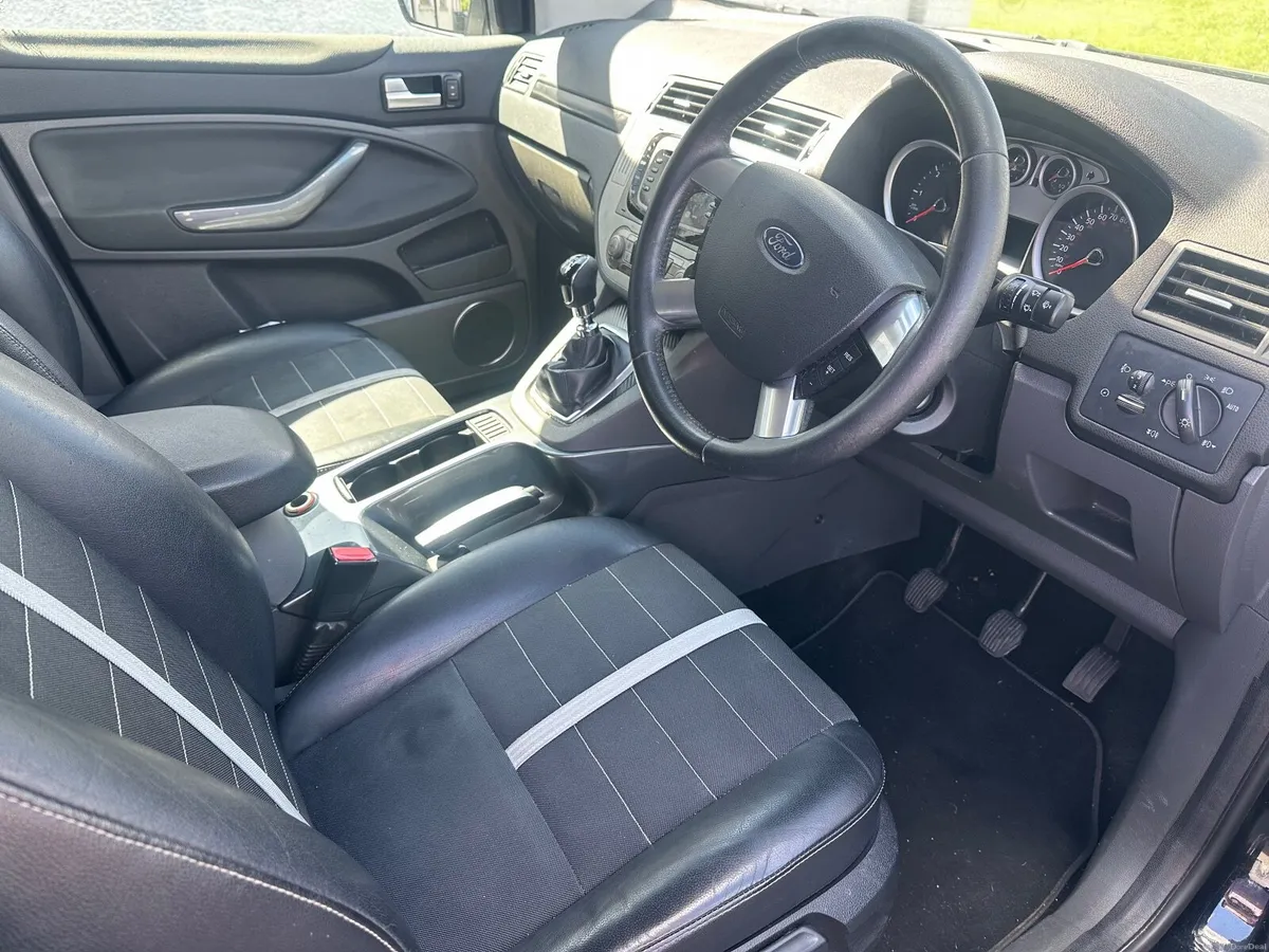 Ford Kuga 2010 - Image 4