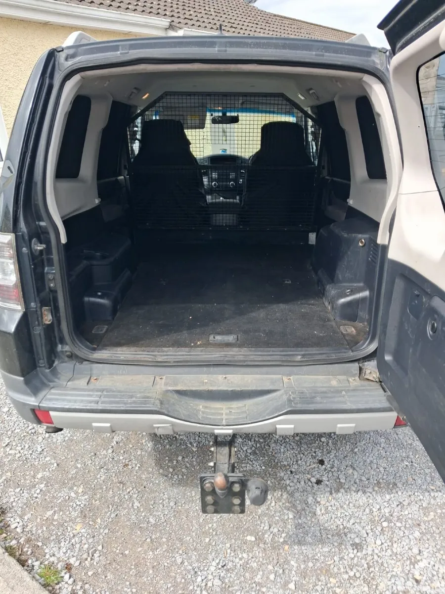 Mitsubishi Pajero 2010 - Image 3