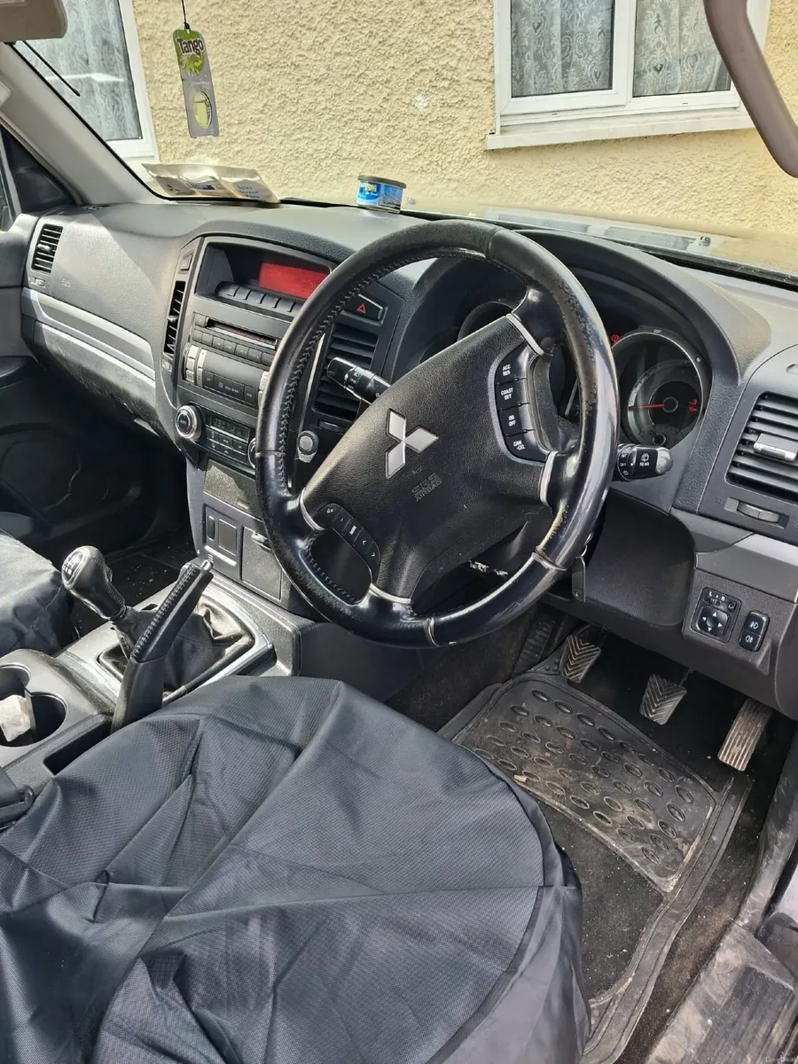 Mitsubishi Pajero 2010 - Image 6