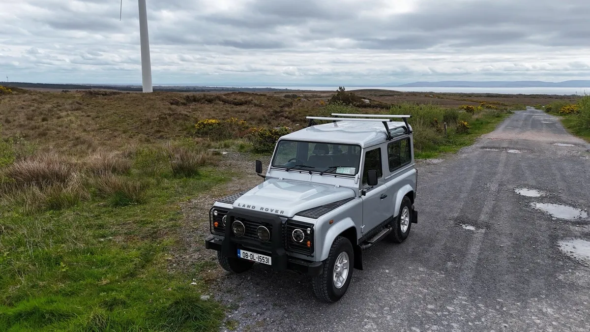 Land Rover Defender Puma 2008 - Image 2